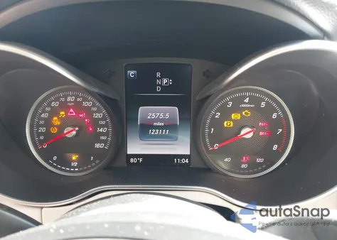 2015 Mercedes-Benz C 300 4Matic z USA, uszkodzony, nr VIN 55SWF4KB9FU066232